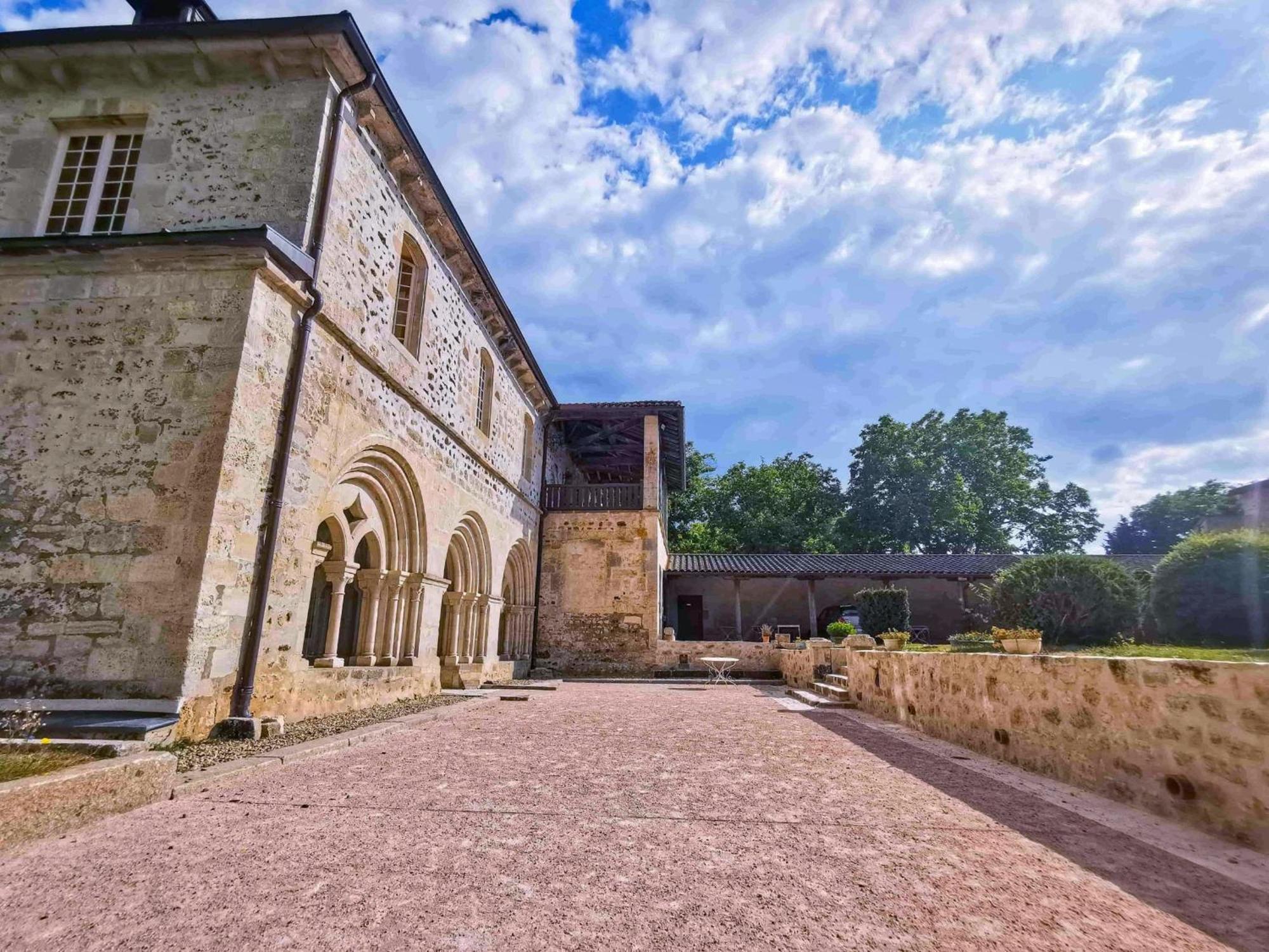 Abbaye Saint Gilbert Acomodação com café da manhã Exterior foto