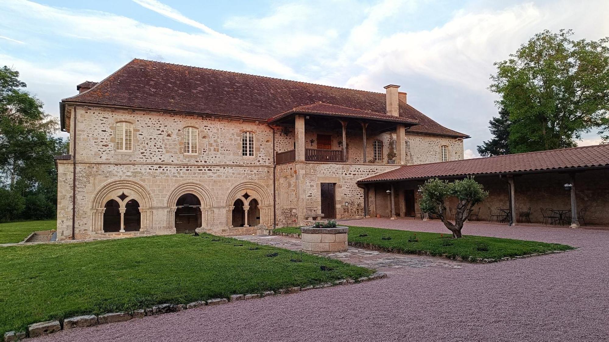 Abbaye Saint Gilbert Acomodação com café da manhã Exterior foto